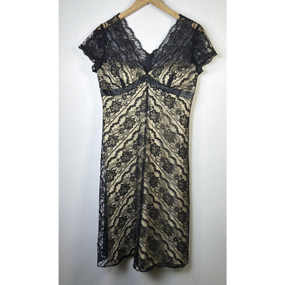 White House Black Market Lace Fit Flare Cocktail Dress mini 10 party wedding - Picture 2 of 12